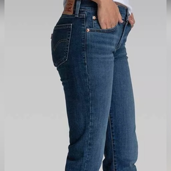 LEVIS HIGH WAISTED BOYFRIEND JEANS - Picture 3 of 6